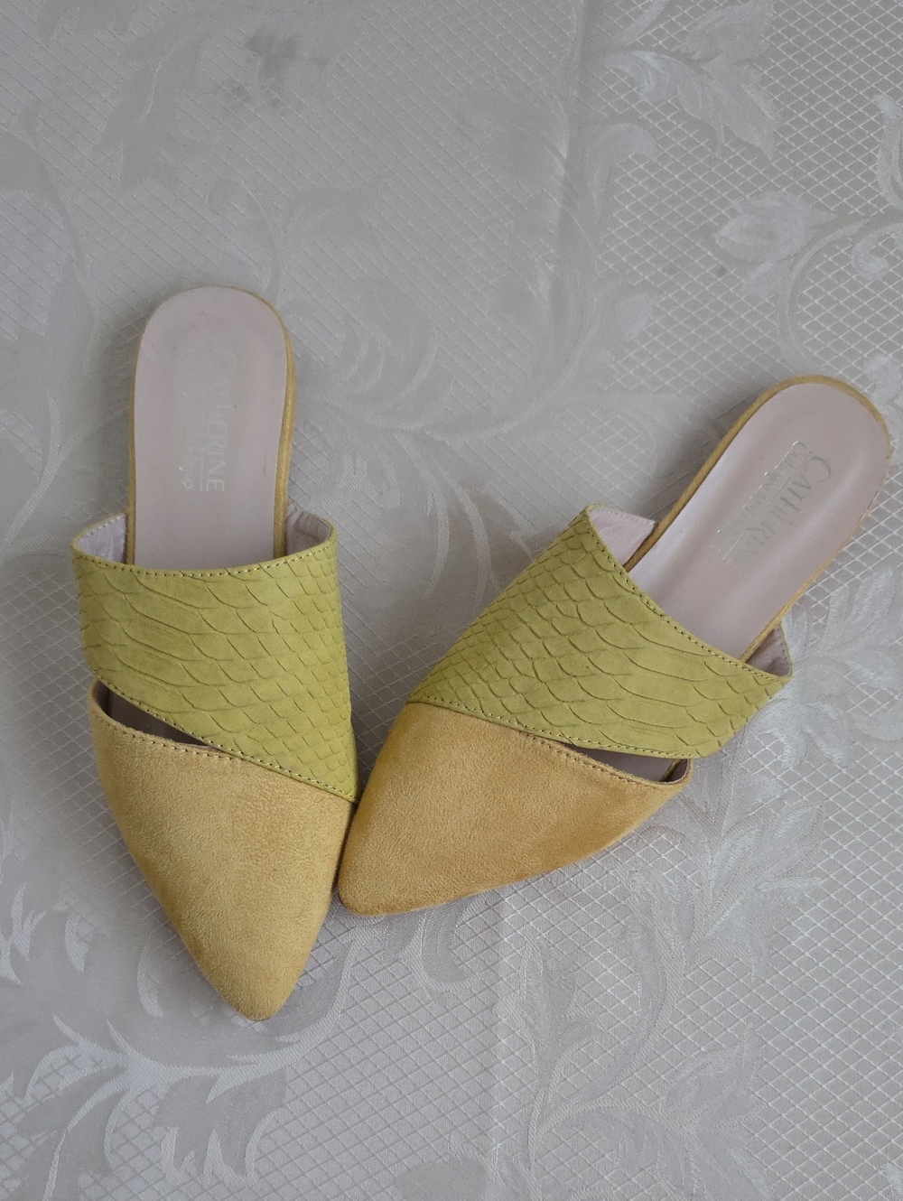 Catherine Malandrino Two-Tone Yellow Pointed Slip-On Mules Size 8.5